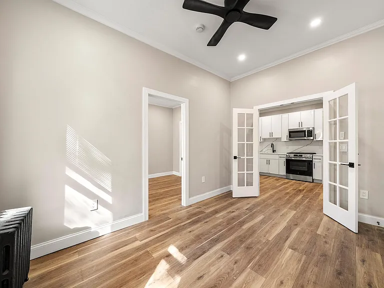 219 Mallory Ave #3 — Photo 5