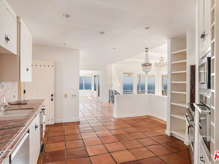 206 Bellino Dr — Photo 13
