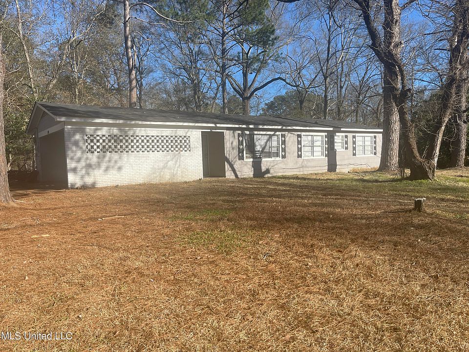 1st image of 1110 Maria Dr