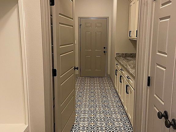 4th image of 3001 Oakdale Crossing Ct