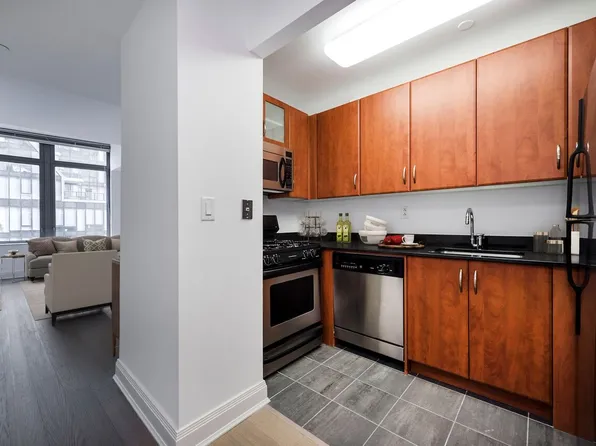 222 East 34th Street 1511 image 6 of 7