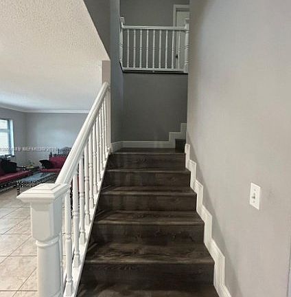 2nd image of 29 Madrid Ln