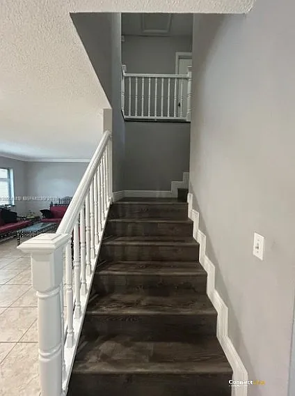 29 Madrid Ln — Photo 2