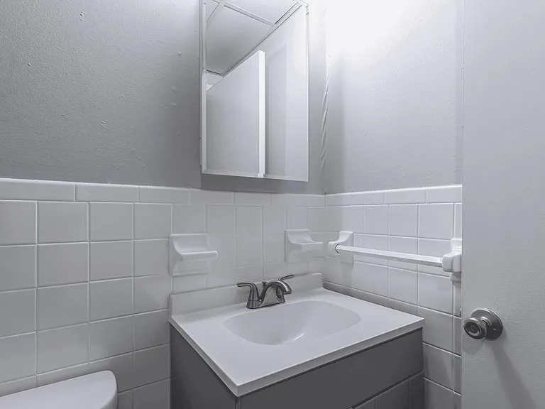 Cliffside Apartments — Photo 12