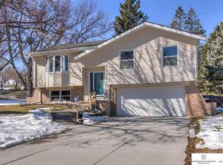 4818 N 107th St, Omaha, NE 68134