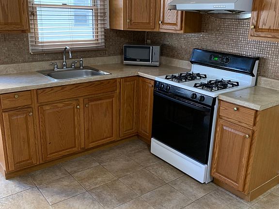 3rd image of 48 Leggett Pl