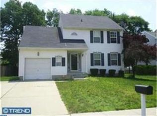 8 Morris Dr, Sicklerville, NJ 08081