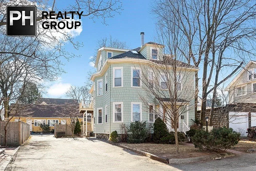 2 bed, 1.5 bath, 1230 sqft, $3,000 — Photo 1