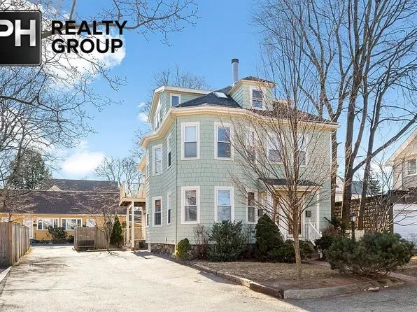 5 Henry St #1, Belmont, MA 02478