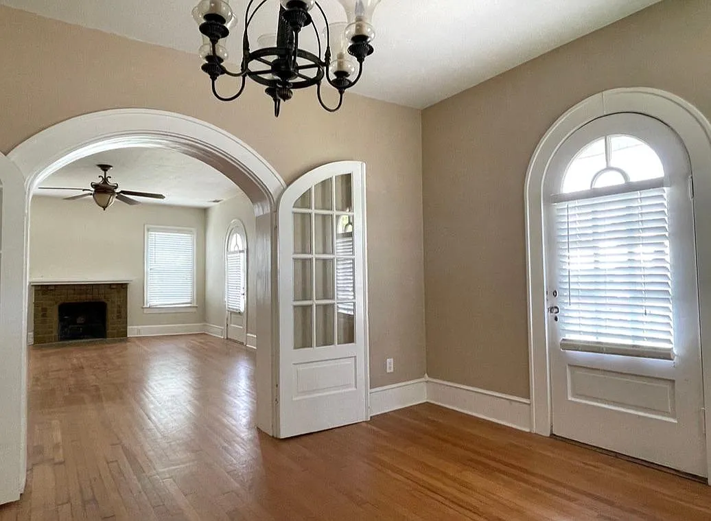 5 bed, 2175 sqft, $2,100 — Photo 4