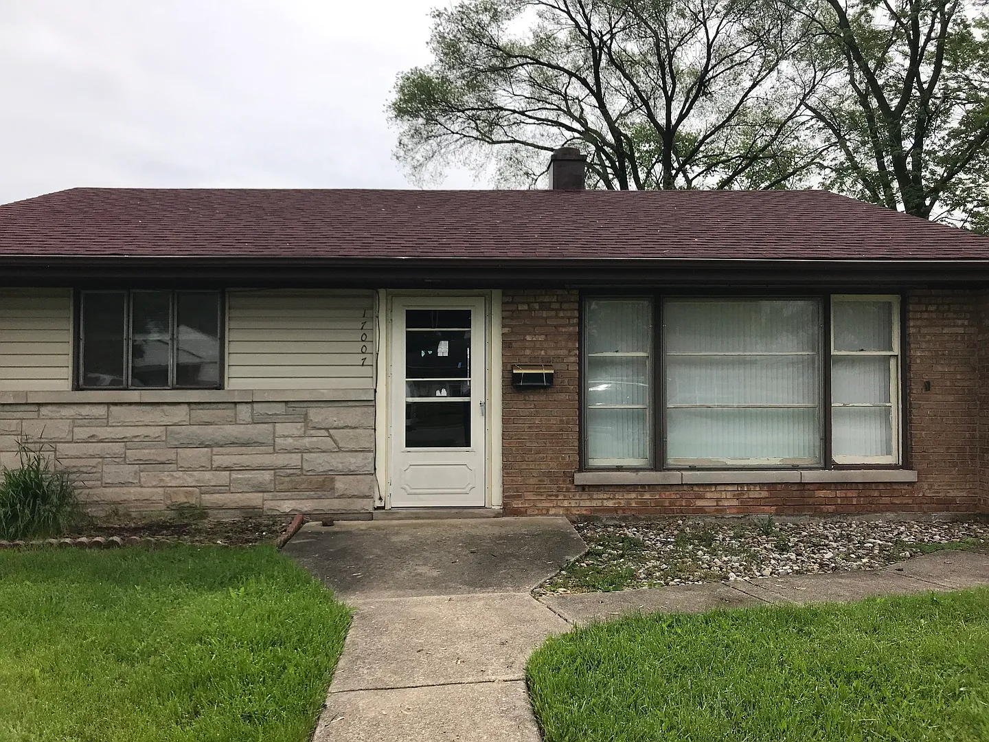 17007 Park Ave photo 1