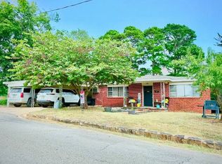 406 N J St, Hugo, OK 74743