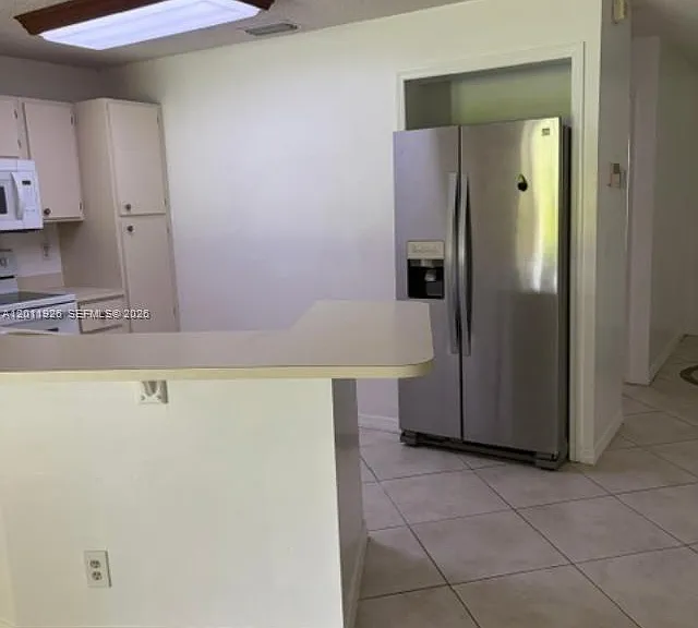 667 Woodgate Ln #B — Photo 5