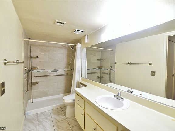 2nd image of 5670 Vineyard Ln #0