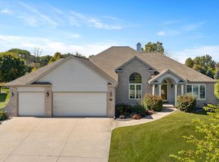 437 Emerald Hills Dr, Fredonia, WI 53021