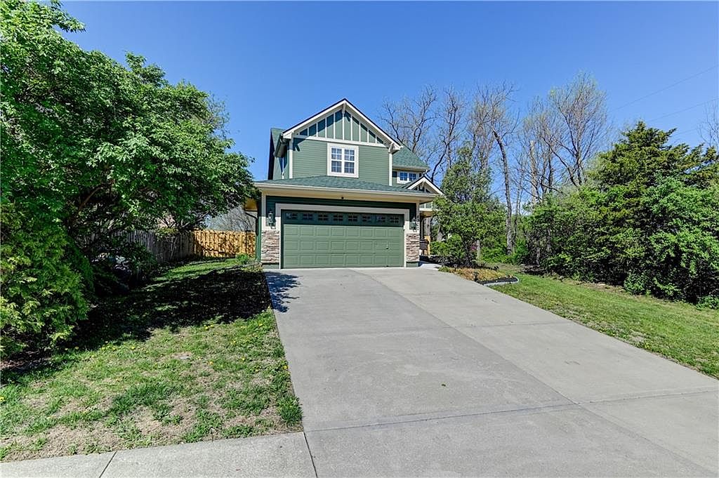 4300 Ironwood Dr, Leavenworth, KS 66048 | Zillow