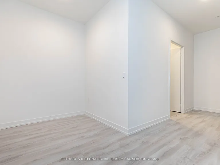 33 Helendale Ave #403 — Photo 19