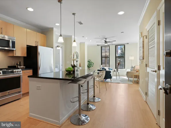 444 W Broad St Unit 201, Falls Church, VA 22046