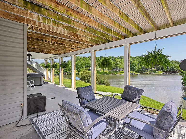135 Harbour Pointe Dr — Photo 41