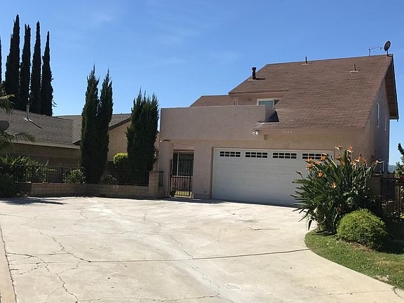4th image of 1824 E Nanette Ave