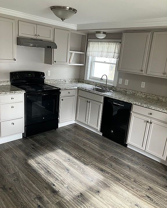 1st image of 551-553 Linden St