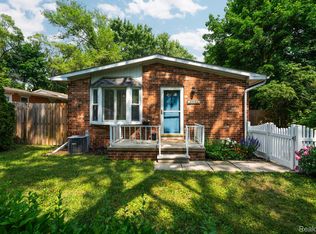 3341 Creek Dr, Ann Arbor, MI 48108