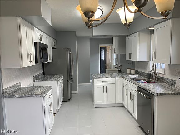 5th image of 1326 E 342nd St