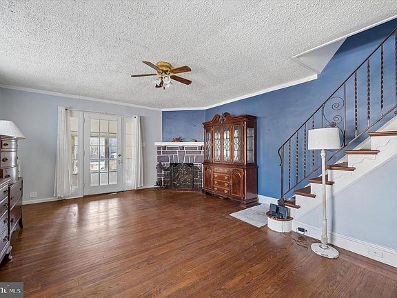4th image of 7403 Miller Ave
