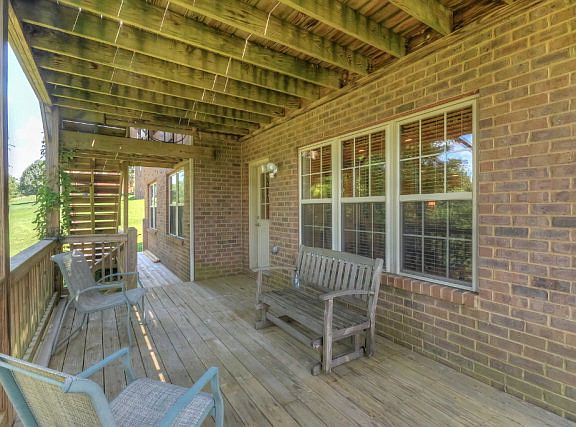 5th image of 142 Troon Ct