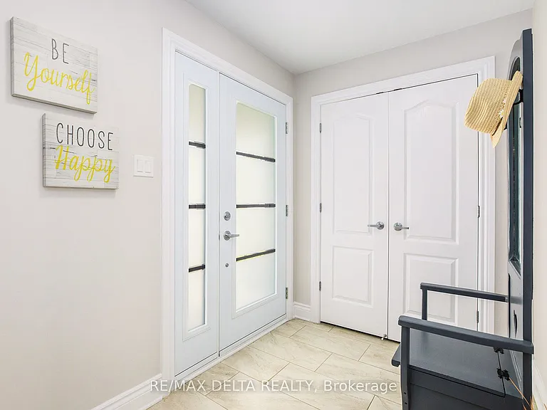 63 Johanne St — Photo 3