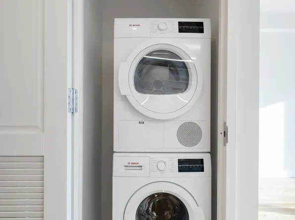 577 Baltic Street image 5 of 11