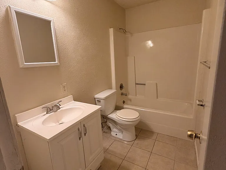 808 W Olmos Dr — Photo 20