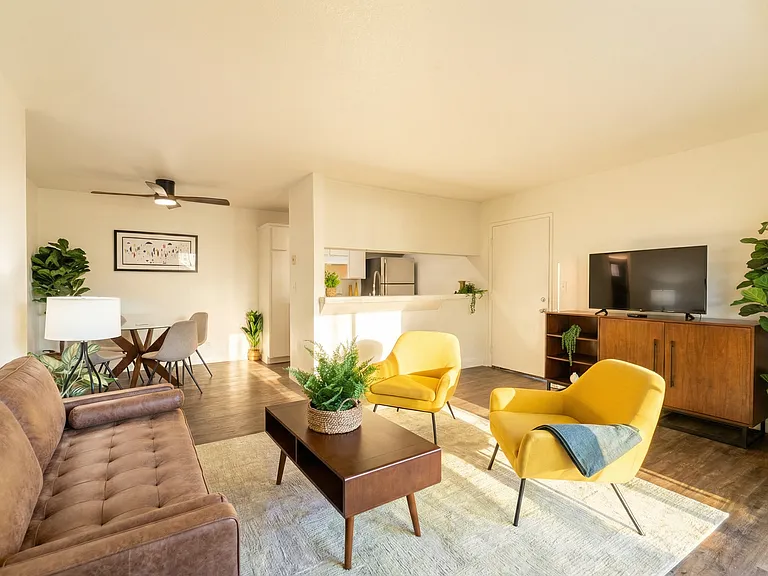 Almaden Terrace — Photo 12