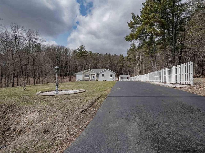 2nd image of 51 BOYCE Road