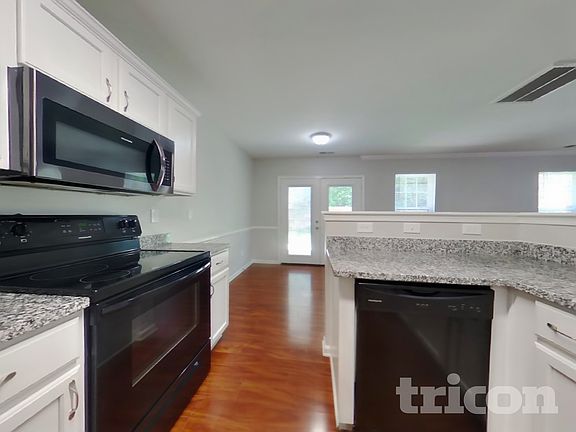 5th image of 6716 Commack Dr