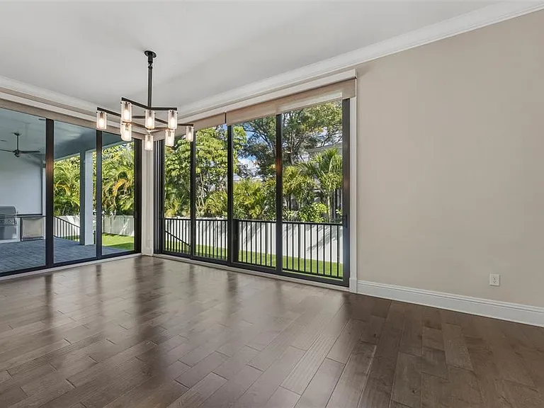 481 W Davis Blvd — Photo 16