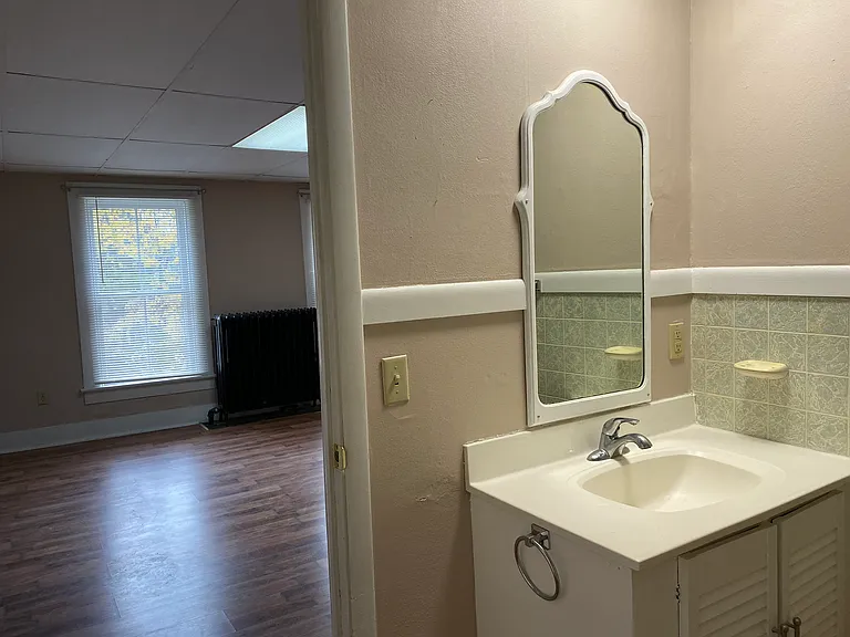 24 N Greenbush St #2A — Photo 6