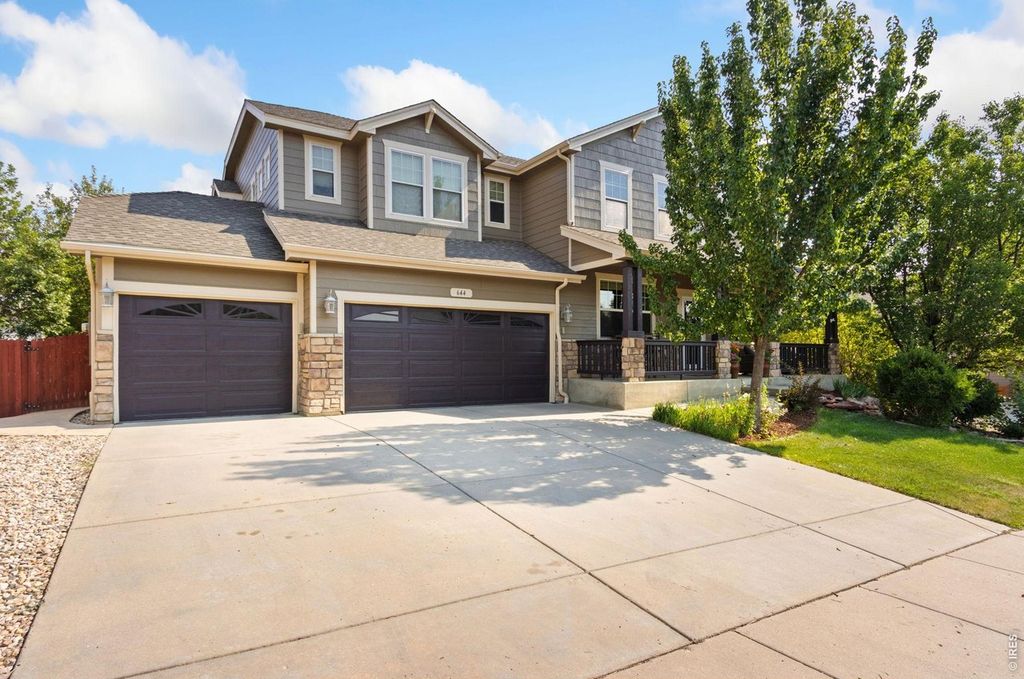 644 Stonington Ln