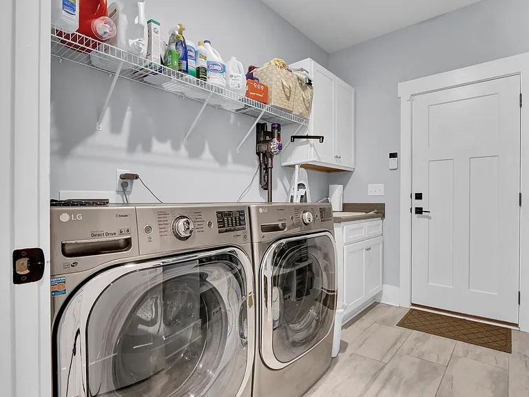 651 Crown Pointe Dr — Photo 16