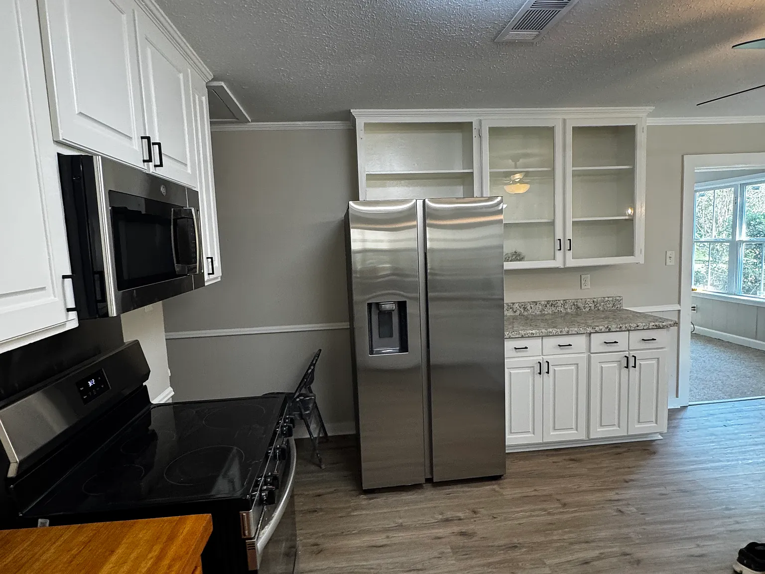 3 bed, 2500 sqft, $1,500 — Photo 3