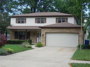 24840 Tara Lynn Dr, North Olmsted, OH 44070