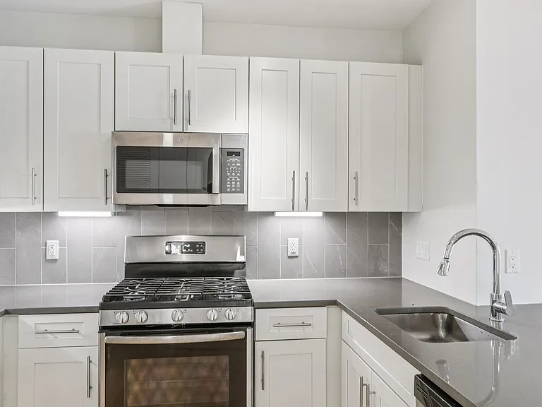 Park77 Apartments — Photo 56