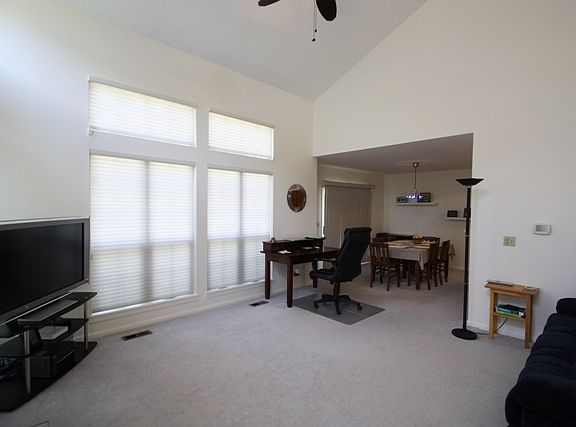 2nd image of 610 Sturnbridge Ln