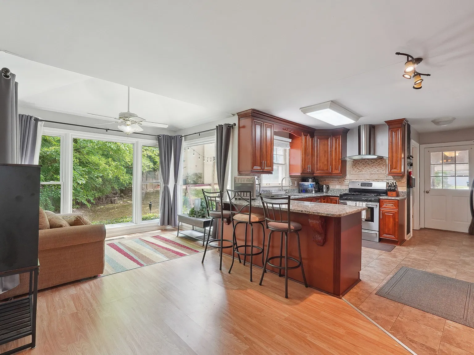 2285 Twelvestones Dr — Photo 4