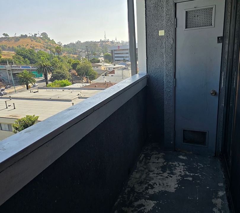 Building Photo 3
