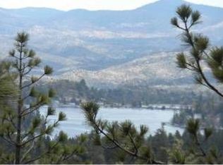 308 Grizzly Rd, Lake Arrowhead, CA 92352