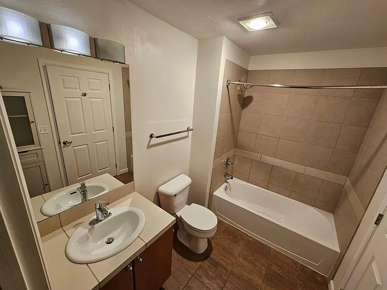 621 5th Ave N #305 — Photo 9