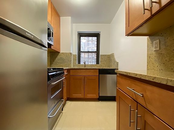 3rd image of 85 8th Ave #A1