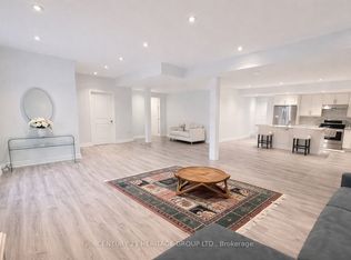 17 La Quinta Ln, Newmarket, ON