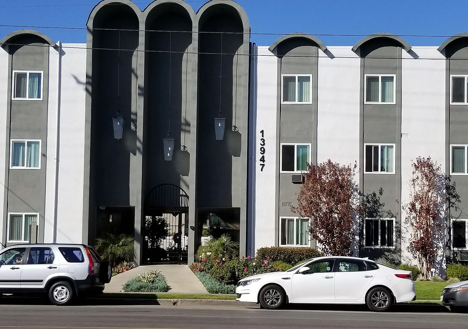 Maison De Michelle Apartments — Photo 1
